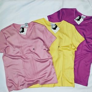 LOT - Jaclyn Smith Satin Trim Tee